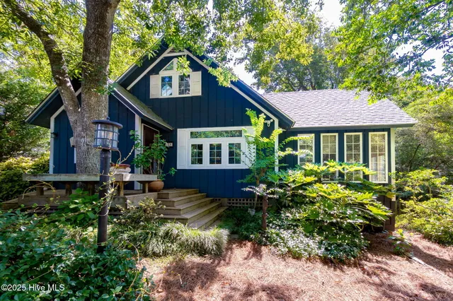 $625,000 | 138 Yaupon Road, Pine Knoll Shores, NC 28512