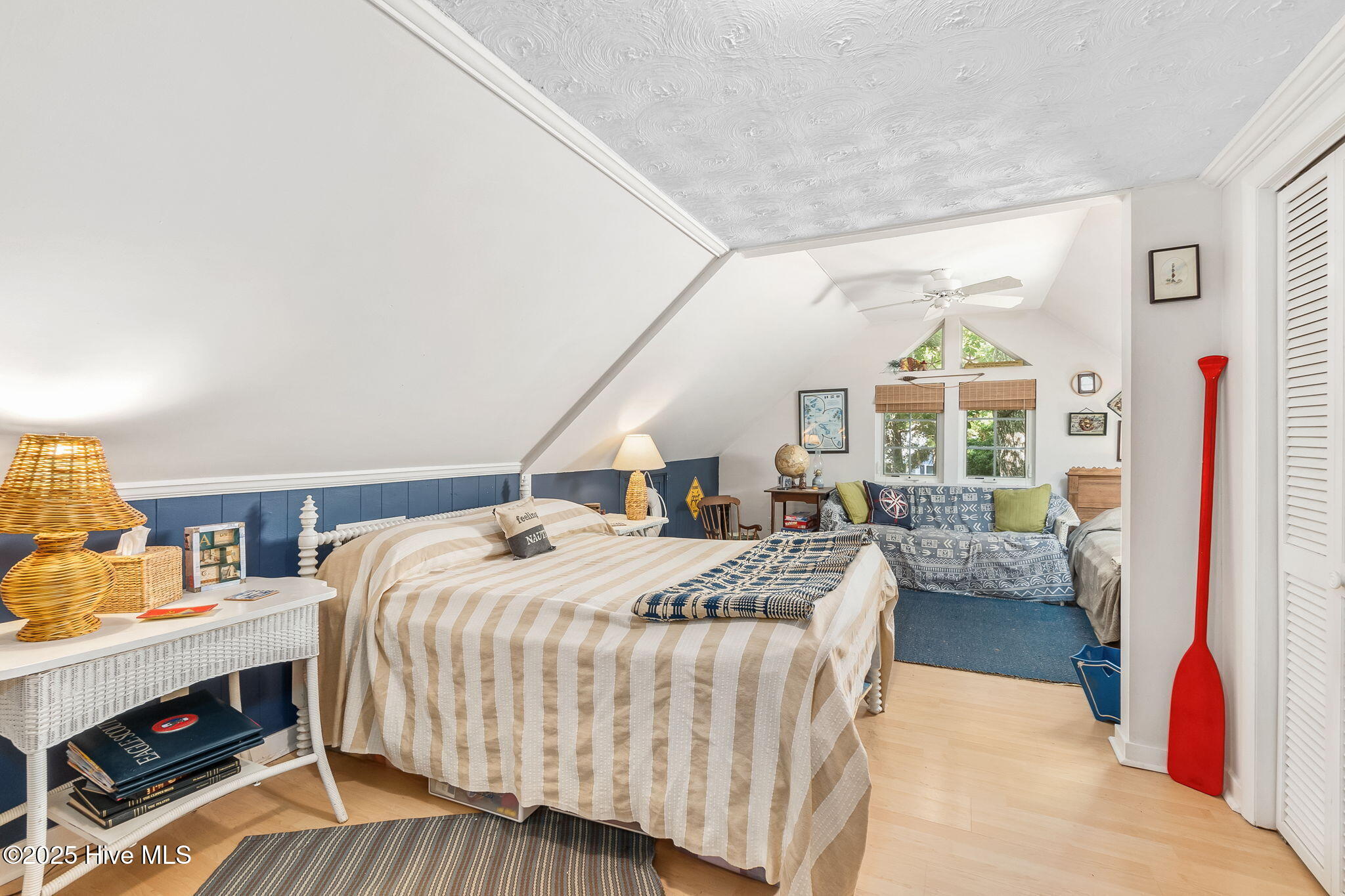 138 Yaupon Road Pine Knoll Shores, NC 28512 - Photo 23 of 68 Second bedroom