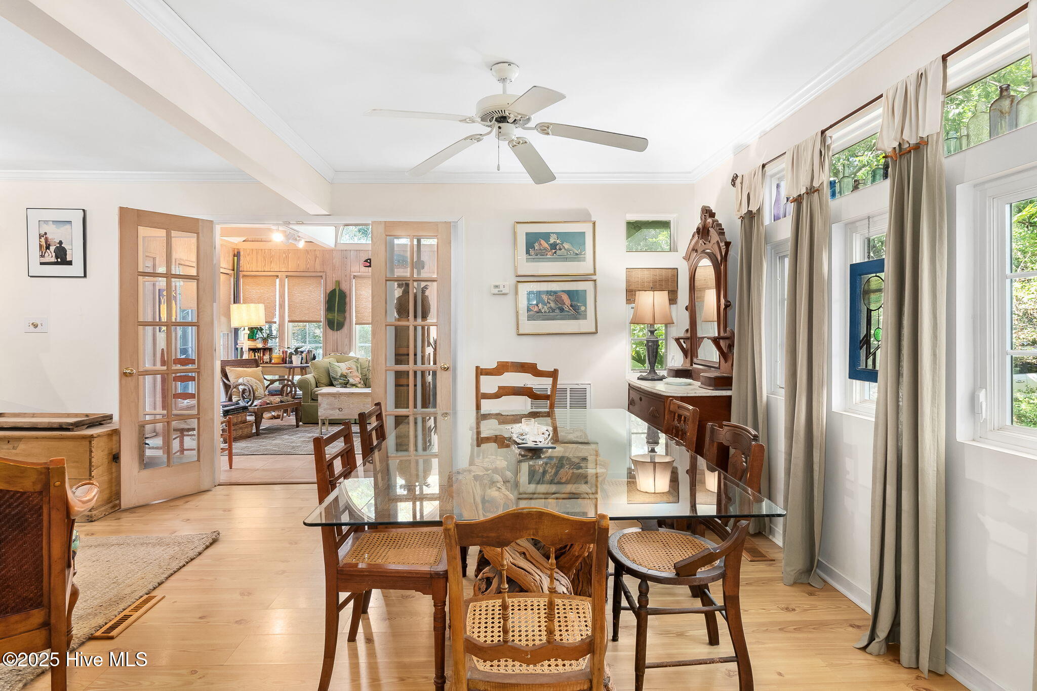 138 Yaupon Road Pine Knoll Shores, NC 28512 - Photo 6 of 68 Dining room