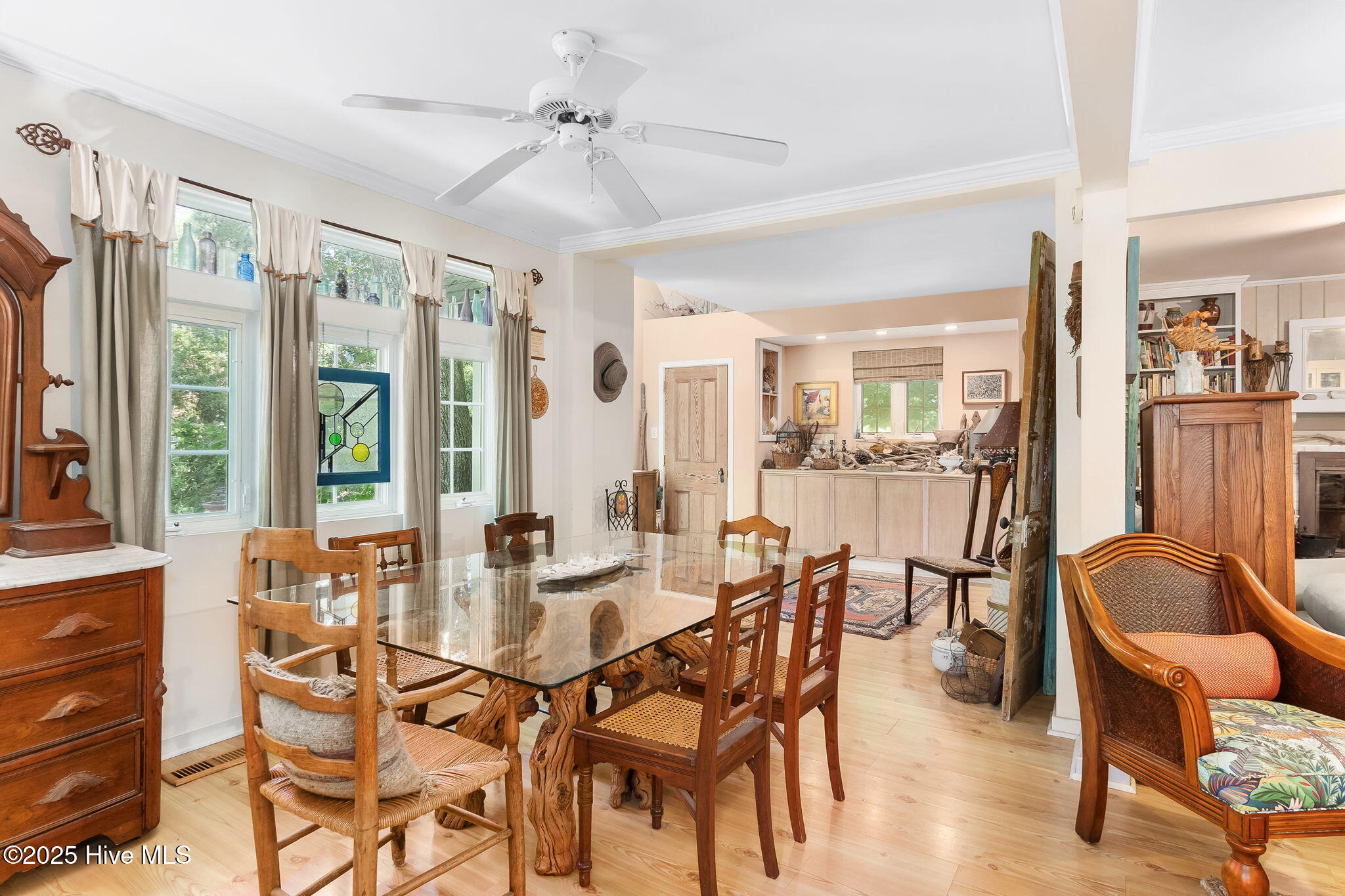 138 Yaupon Road Pine Knoll Shores, NC 28512 - Photo 7 of 68 Dining room