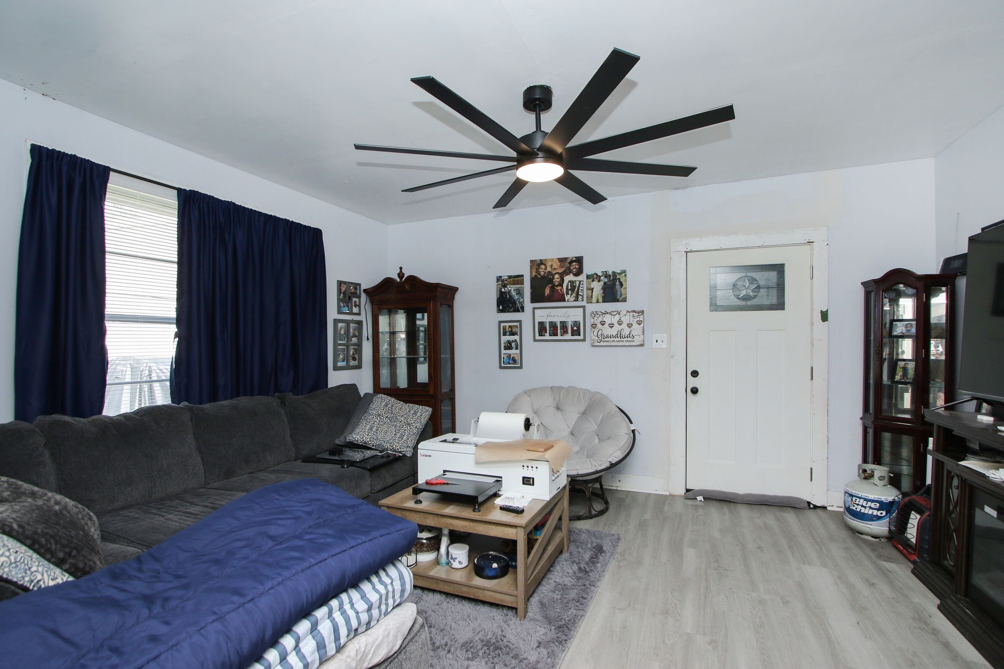 7610 Moore Road Pattison, TX 77423 - Photo 8 of 40 a living room with furniture and a window