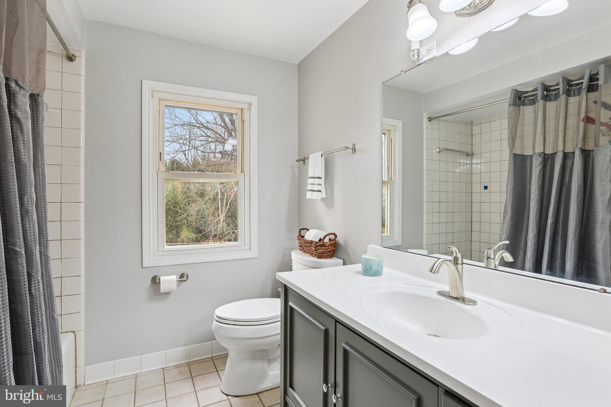 2321 Nees Lane Silver Spring, MD 20905 - Photo 21 of 36