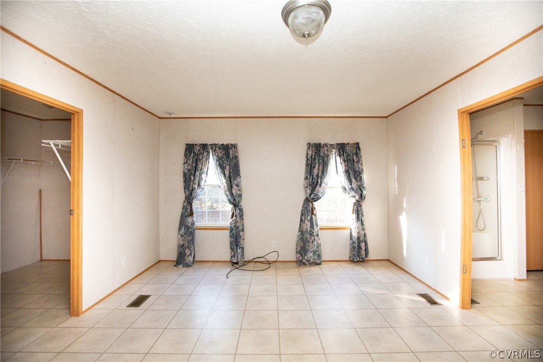 2625 Turkey Island Road Crewe, VA 23930 - Photo 20 of 45 an empty room with windows