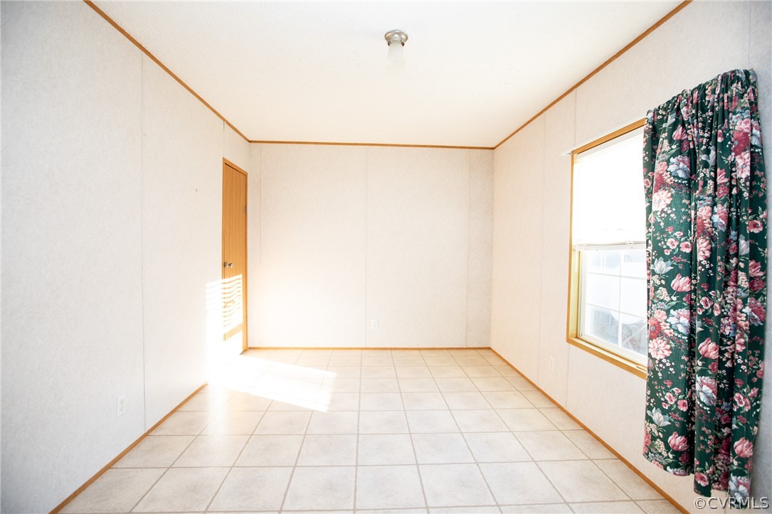 2625 Turkey Island Road Crewe, VA 23930 - Photo 25 of 45 a view of a room with a window