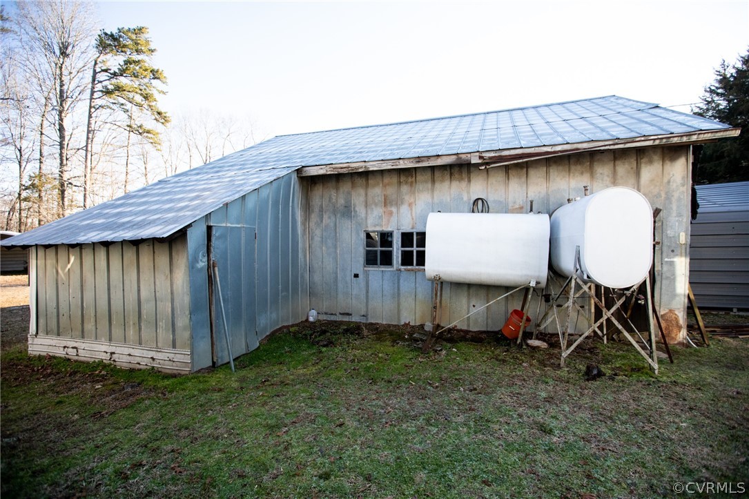 2625 Turkey Island Road Crewe, VA 23930 - Photo 39 of 45 a view of backyard of house