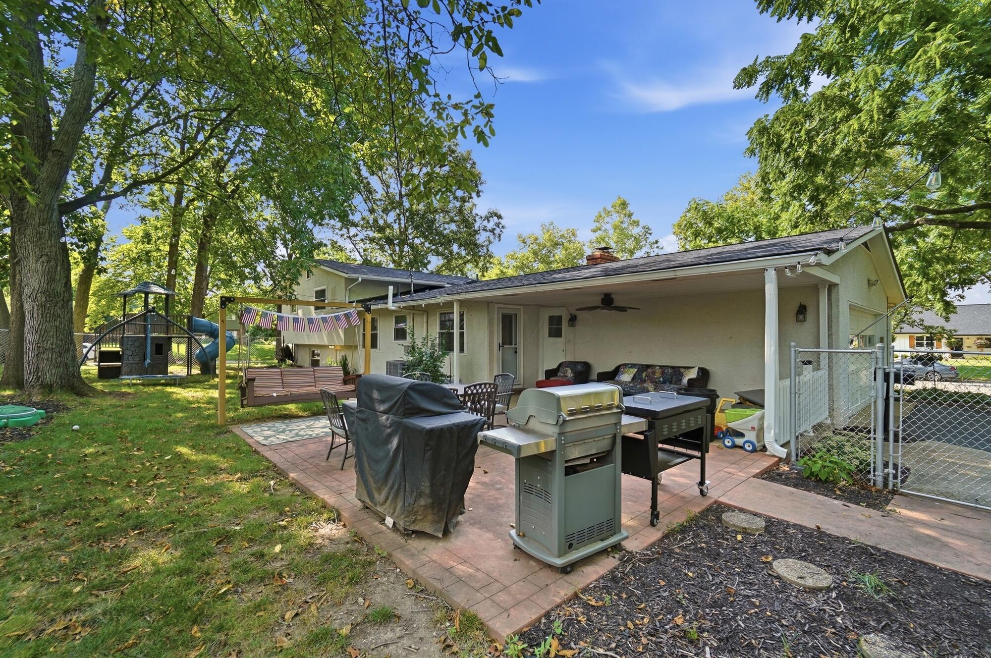 1381 Zollinger Road Columbus, OH 43221 - Photo 52 of 68 064
