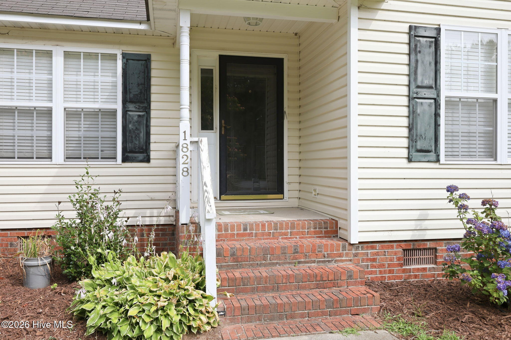1828 Garner Road Greenville, NC 27834 - Photo 4 of 41