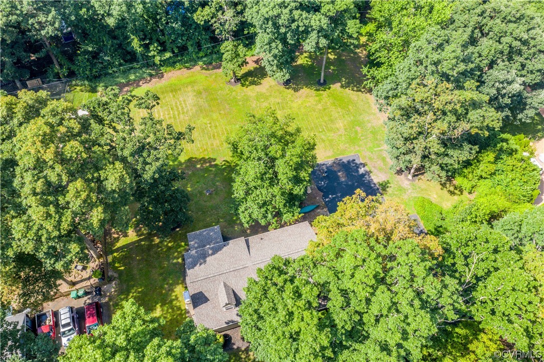 13371 Kingsmill Road Midlothian, VA 23113 - Photo 40 of 43 a view of a garden