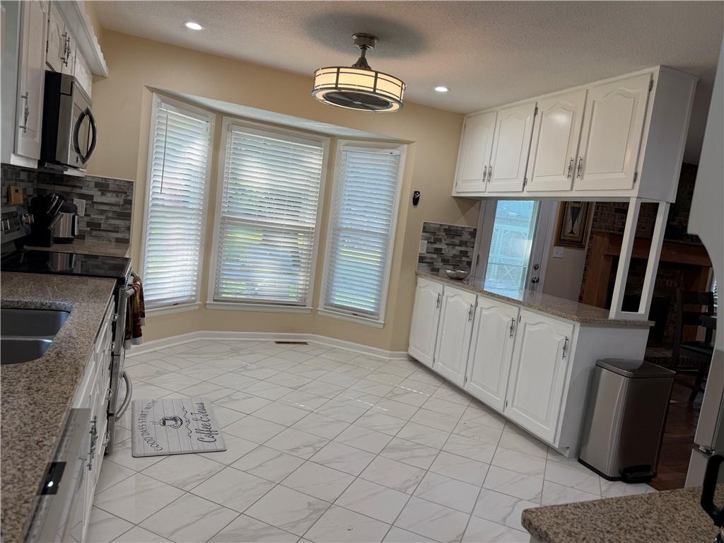 8026 Blue Ridge Boulevard Kansas City, MO 64138 - Photo 11 of 44