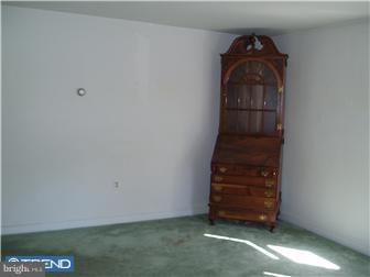 16 Norwyn Road Hatboro, PA 19040 - Photo 5 of 8 Living Room