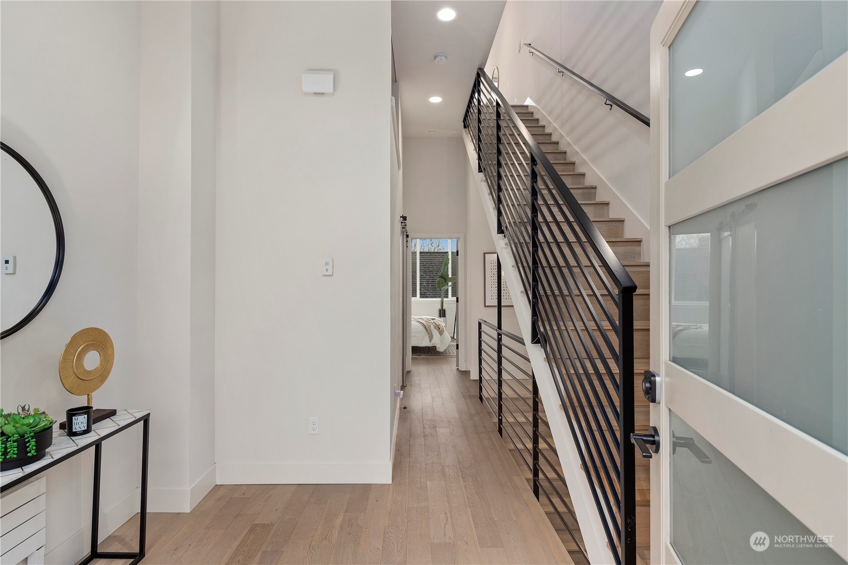 908 North 46th Street, Unit B Seattle, WA 98103 - Photo 5 of 32