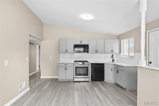 $199,975 | 20 Tamma Lane, Hazelwood, MO 63042