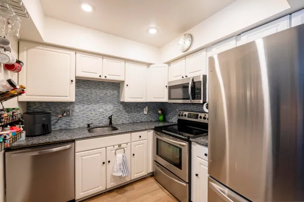 $158,000 | 950 South Kanner Highway, Unit B30, Stuart, FL 34994