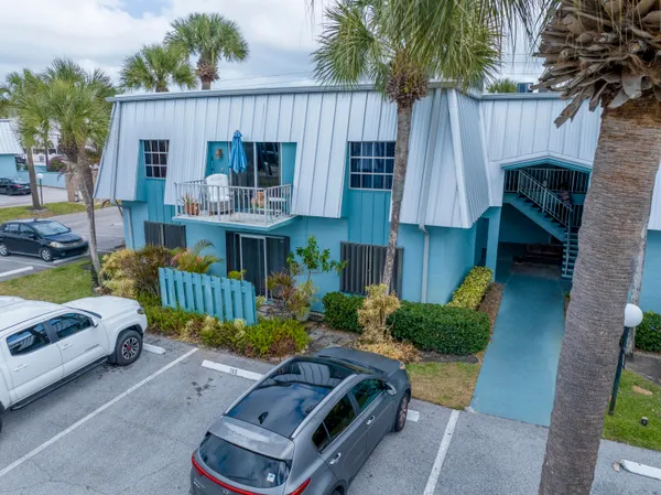 $158,000 | 950 South Kanner Highway, Unit B30, Stuart, FL 34994