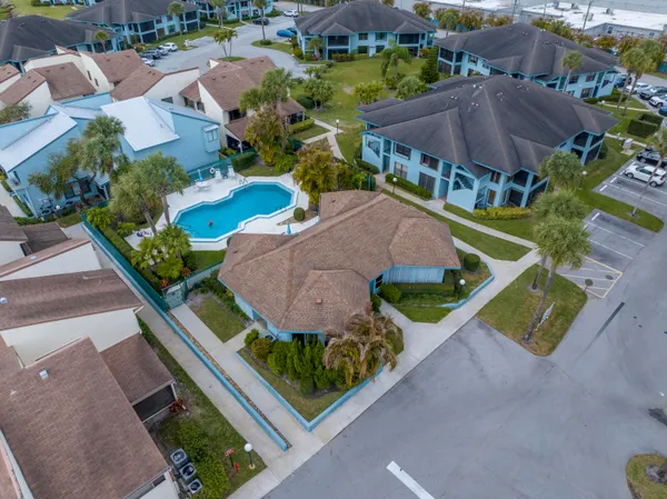 $158,000 | 950 South Kanner Highway, Unit B30, Stuart, FL 34994