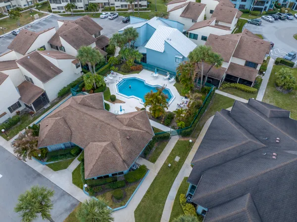 $158,000 | 950 South Kanner Highway, Unit B30, Stuart, FL 34994