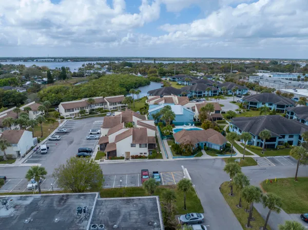 $158,000 | 950 South Kanner Highway, Unit B30, Stuart, FL 34994