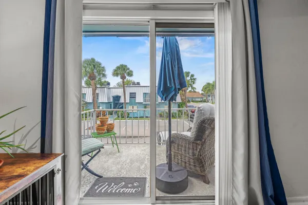 $158,000 | 950 South Kanner Highway, Unit B30, Stuart, FL 34994