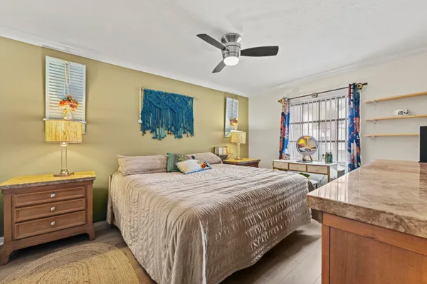 $158,000 | 950 South Kanner Highway, Unit B30, Stuart, FL 34994