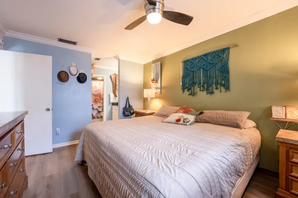 $158,000 | 950 South Kanner Highway, Unit B30, Stuart, FL 34994