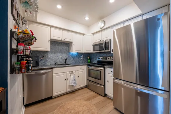 $158,000 | 950 South Kanner Highway, Unit B30, Stuart, FL 34994