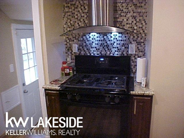 15744 Charles R Avenue Eastpointe, MI 48021 - Photo 3 of 36 31308839-2.JPG