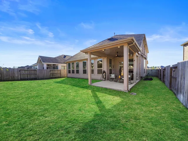 $497,000 | 10267 Bayou Oaks Drive, Conroe, TX 77385