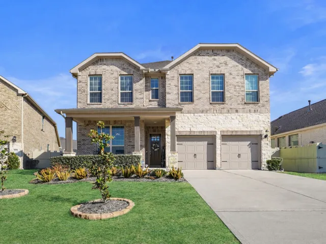 $497,000 | 10267 Bayou Oaks Drive, Conroe, TX 77385