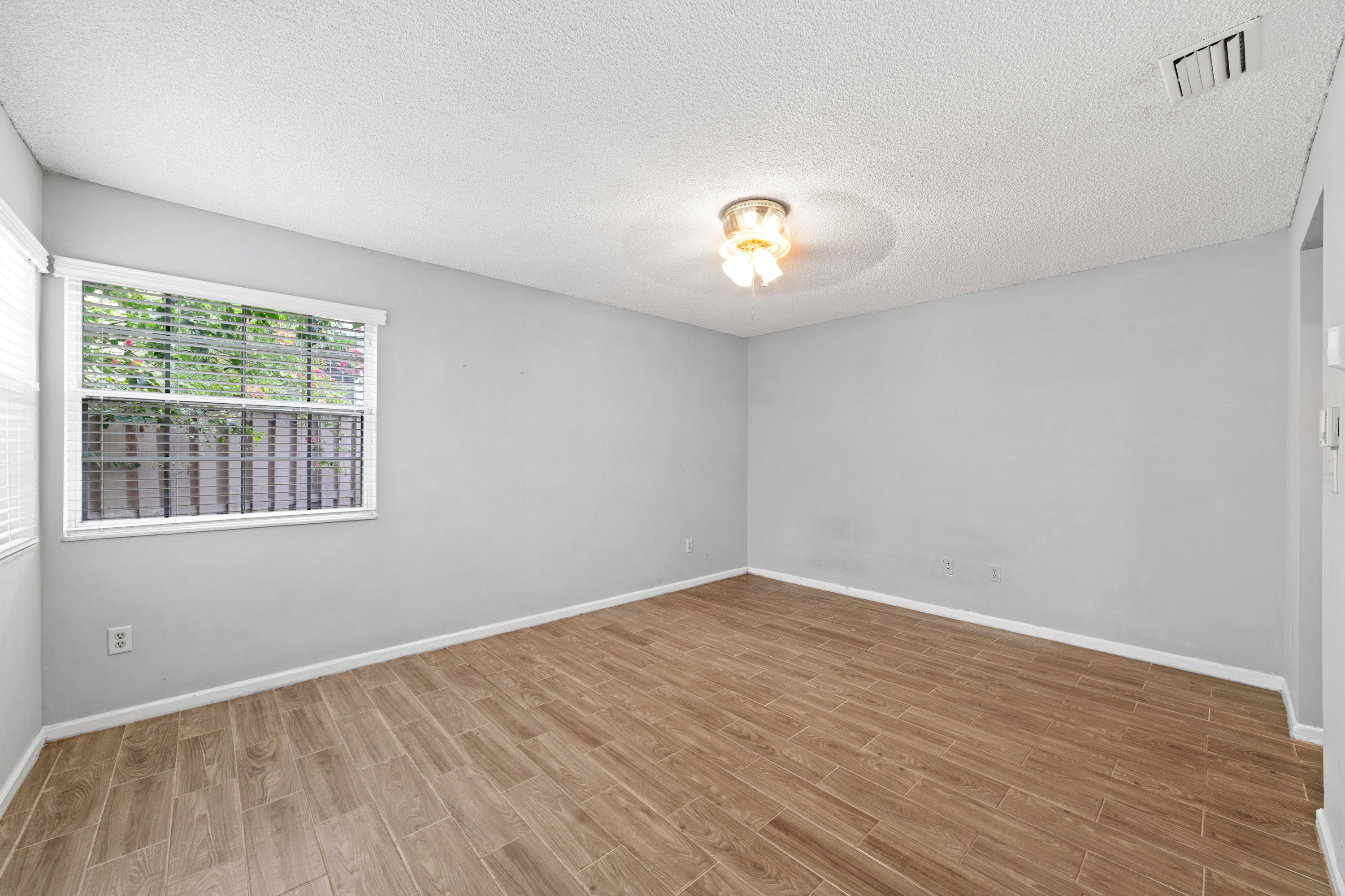 5346 Park Pl Circle Boca Raton, FL 33486 - Photo 15 of 26 Master bedroom
