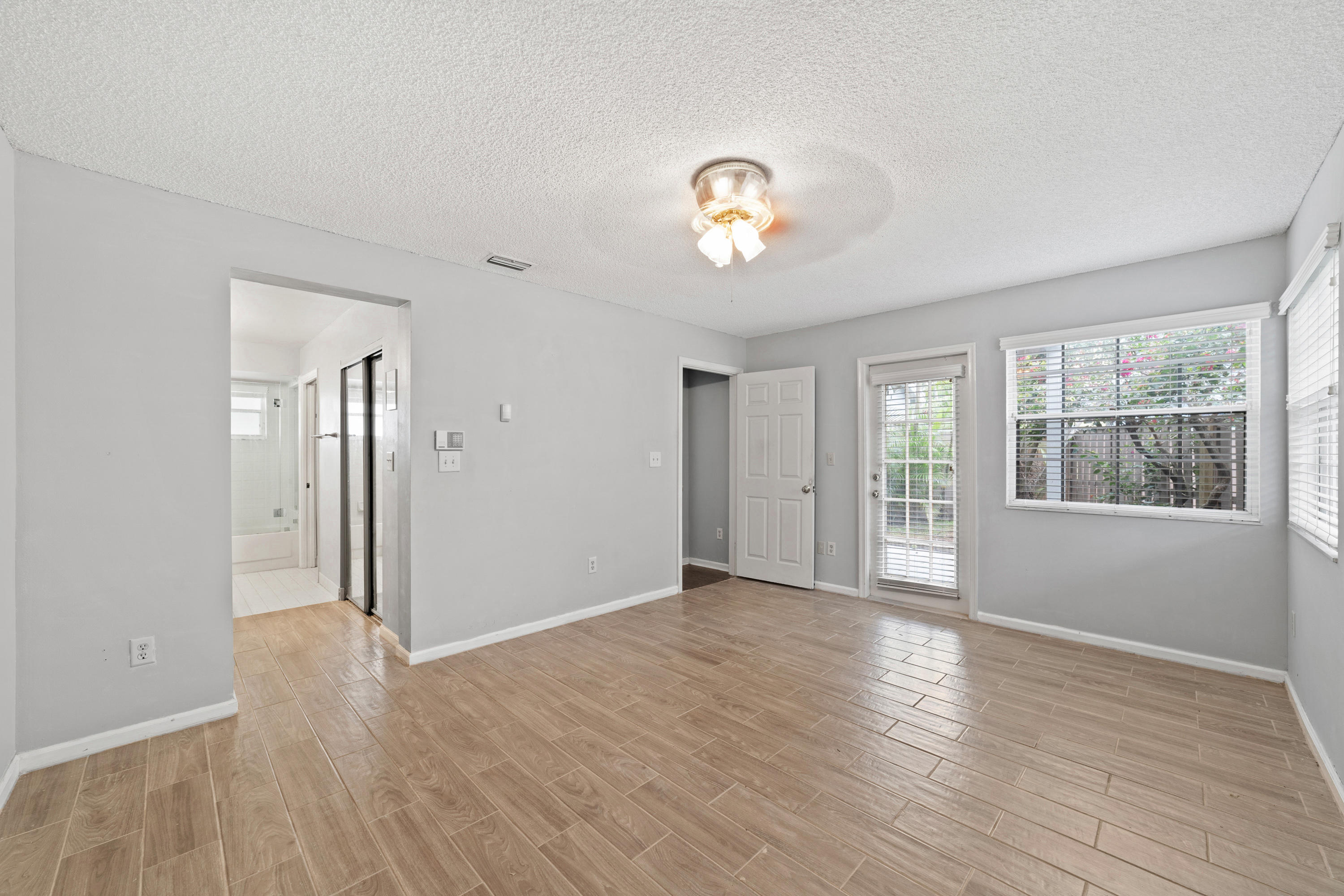 5346 Park Pl Circle Boca Raton, FL 33486 - Photo 16 of 26 Master bedroom
