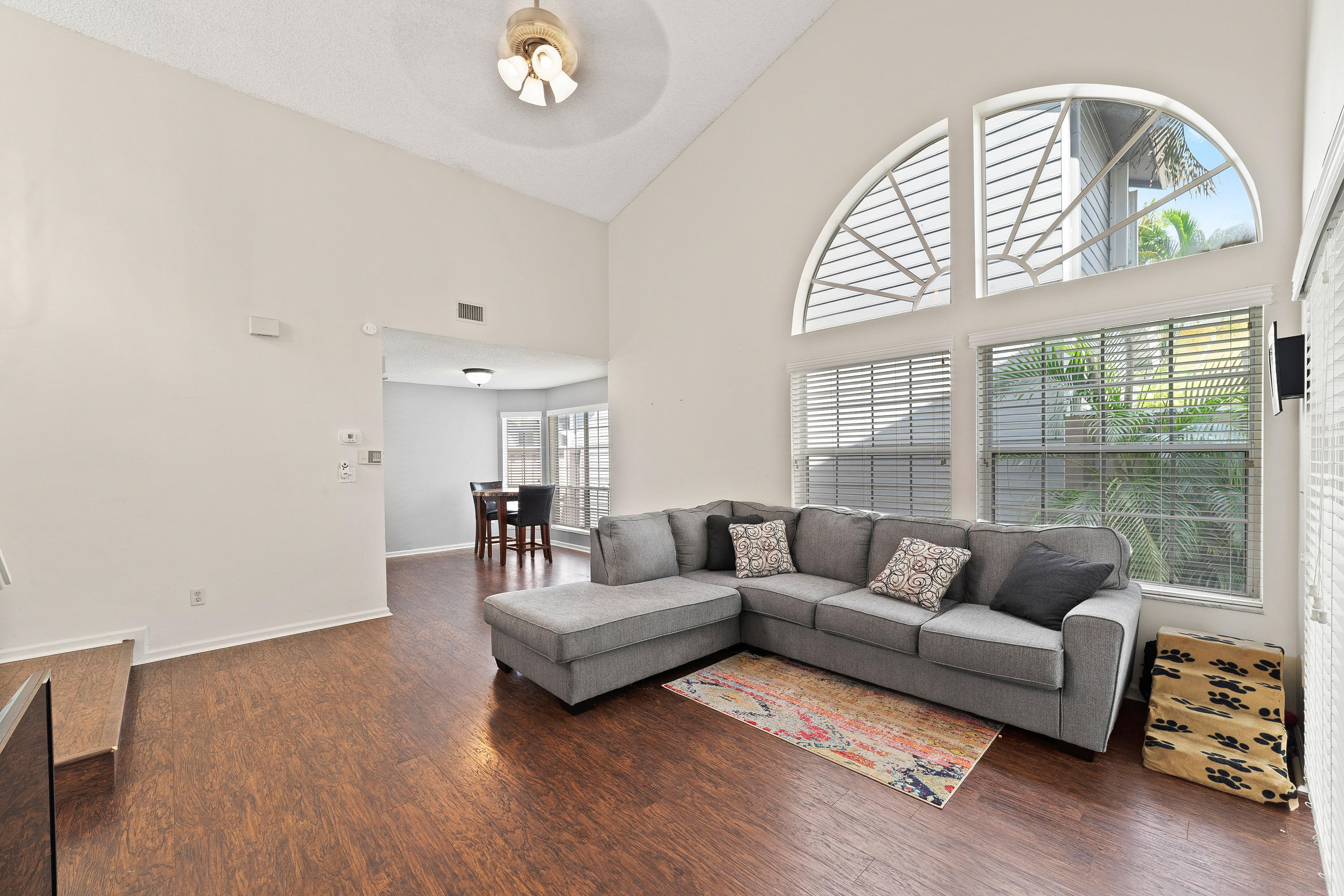 5346 Park Pl Circle Boca Raton, FL 33486 - Photo 3 of 26 Living room
