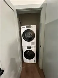 a close up view of a washer and dryer