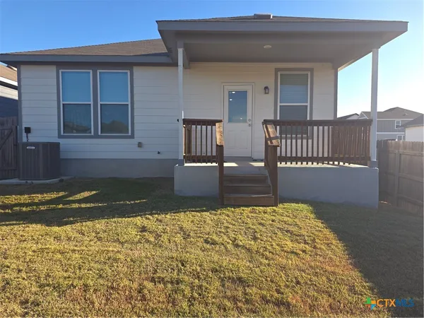 $1,750 | 874 Crested Iris, New Braunfels, TX 78130