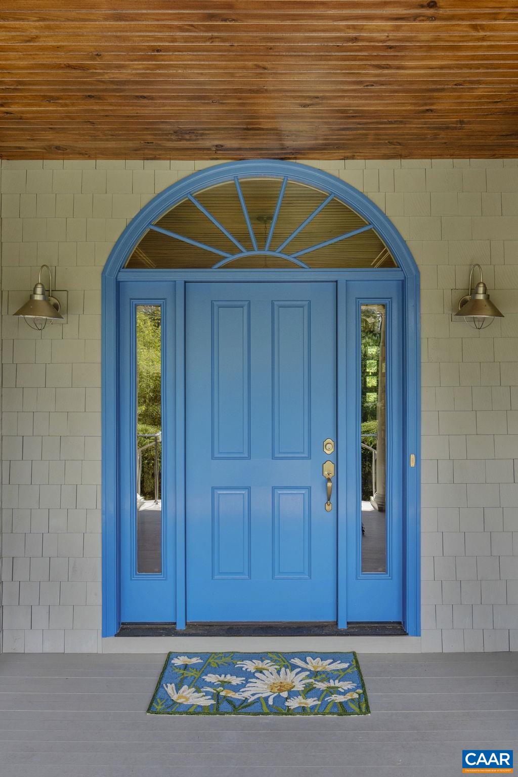 2025 Farringdon Road Keswick, VA 22947 - Photo 9 of 55 a view of entryway with a flower pot