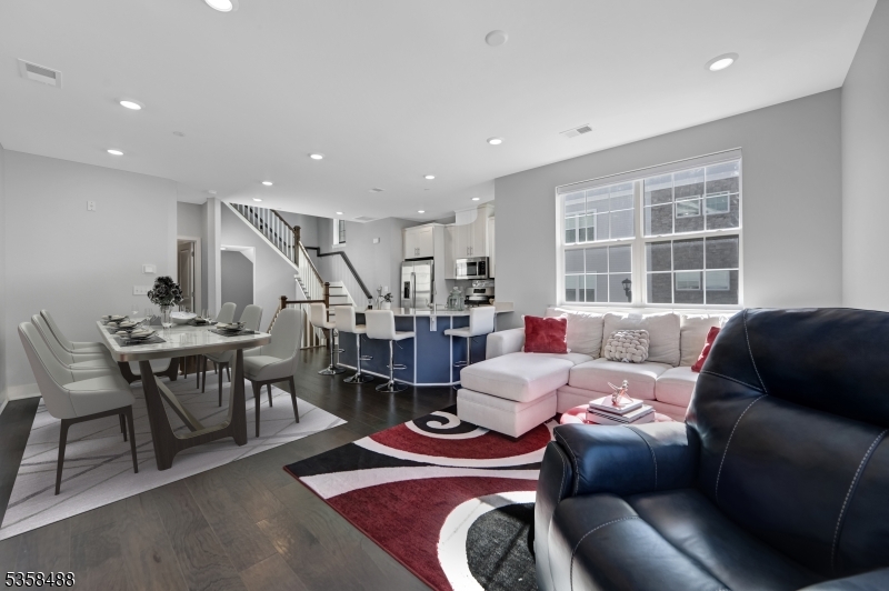 17 Veterans Way Morris Plains, NJ 07950 - Photo 8 of 31