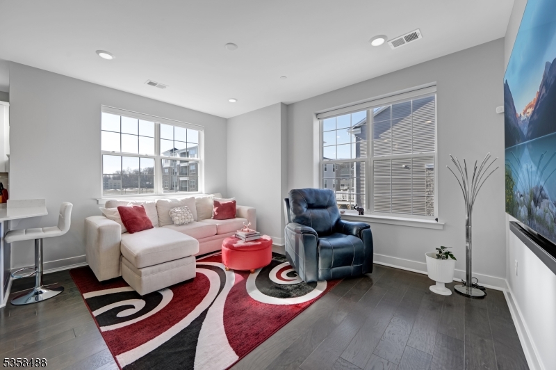 17 Veterans Way Morris Plains, NJ 07950 - Photo 9 of 31