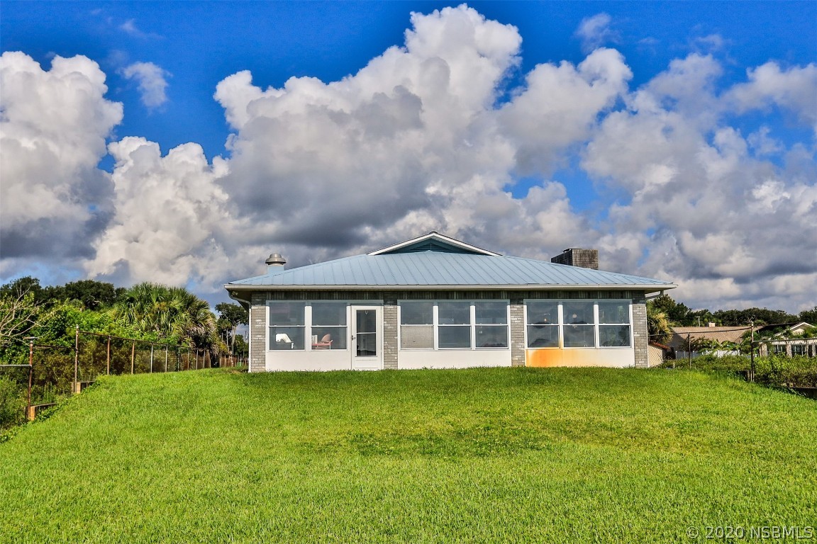 1605 South Riverside Drive Edgewater, FL 32132 - Photo 2 of 38 Gallery Image 2