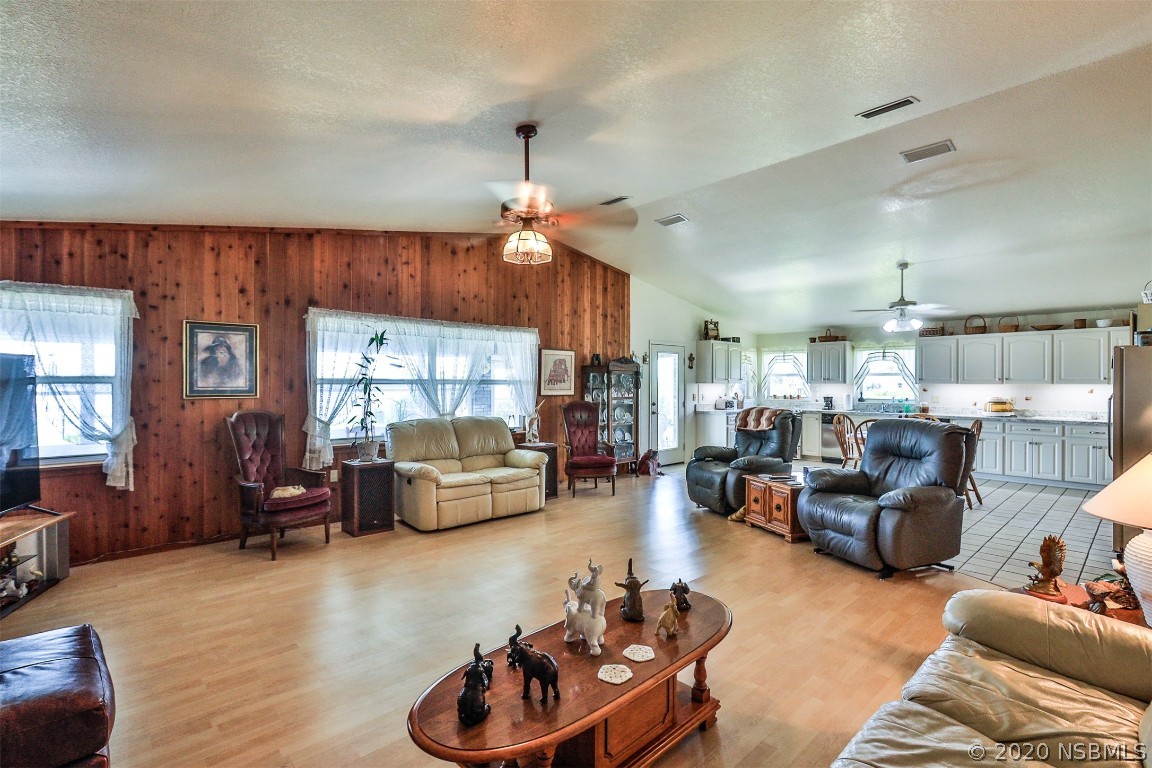 1605 South Riverside Drive Edgewater, FL 32132 - Photo 7 of 38 Gallery Image 7
