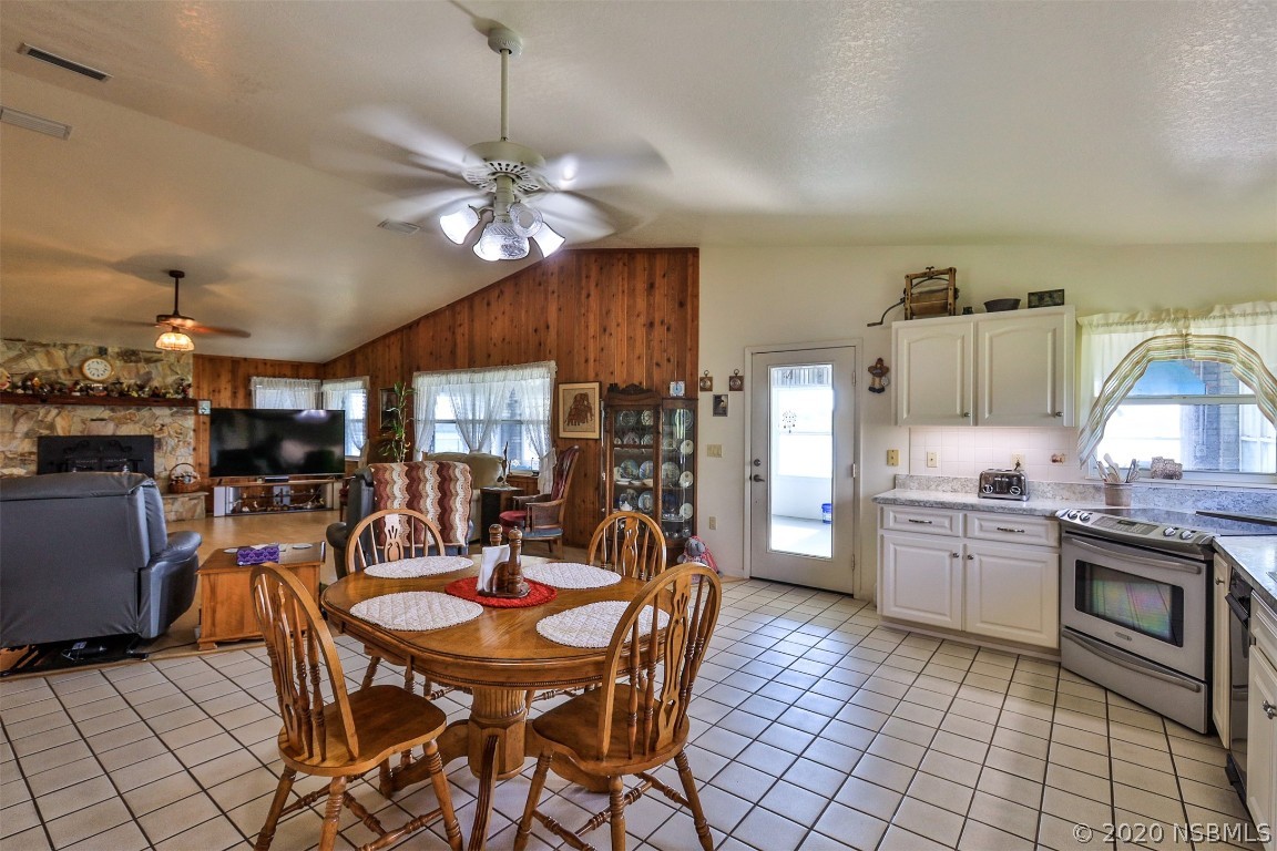 1605 South Riverside Drive Edgewater, FL 32132 - Photo 8 of 38 Gallery Image 8