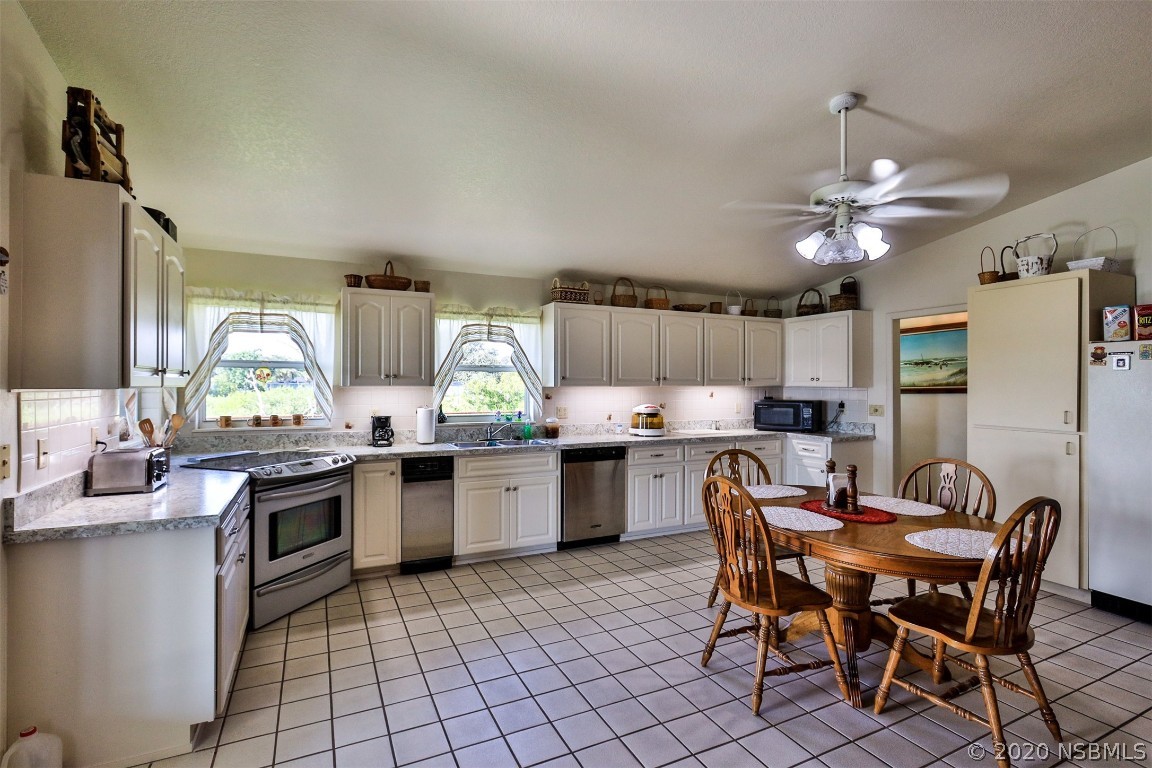 1605 South Riverside Drive Edgewater, FL 32132 - Photo 10 of 38 Gallery Image 10