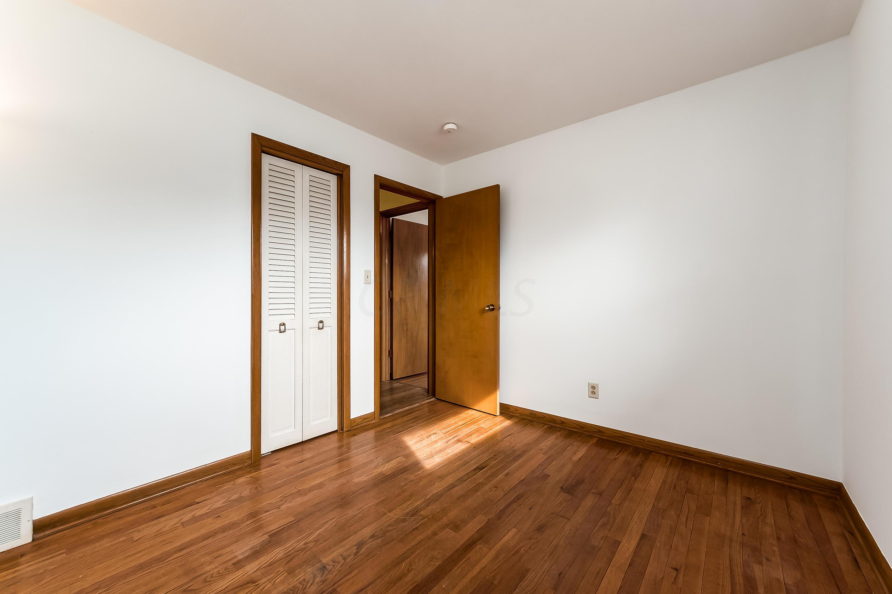 910 Hillery Road Columbus, OH 43229 - Photo 13 of 28 Gallery Image 13