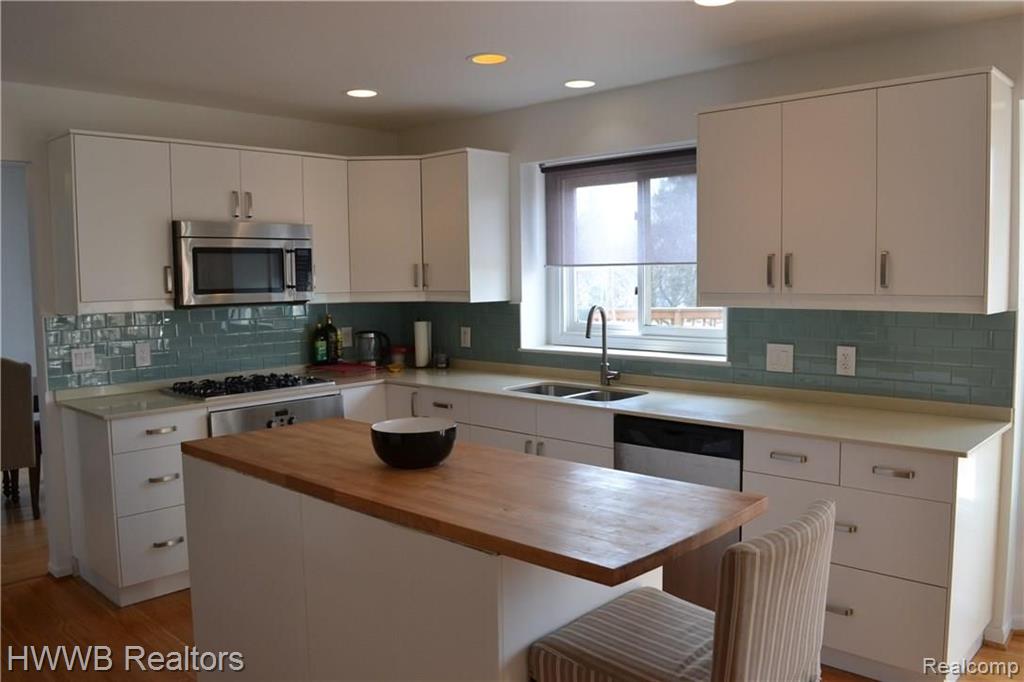 628 Seabrook Drive Rochester Hills, MI 48307 - Photo 8 of 25