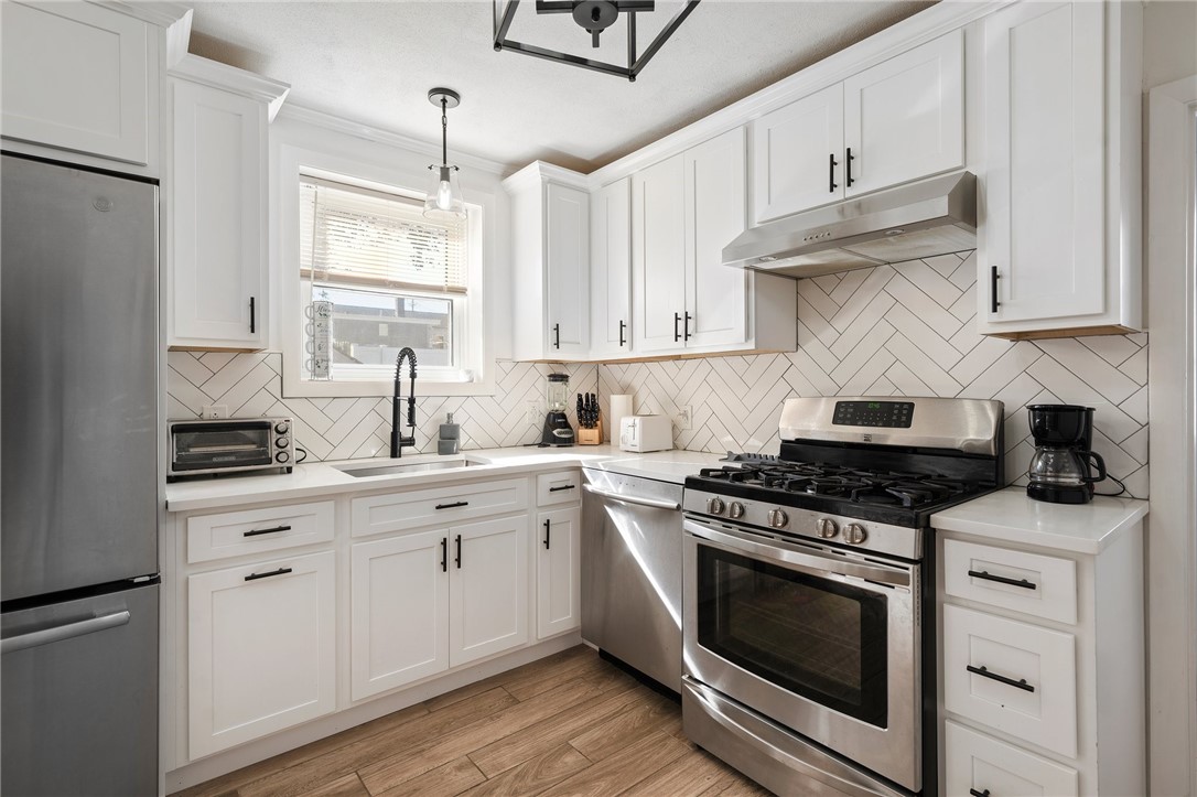 4 Harbourd Road Johnston, RI 02919 - Photo 12 of 39