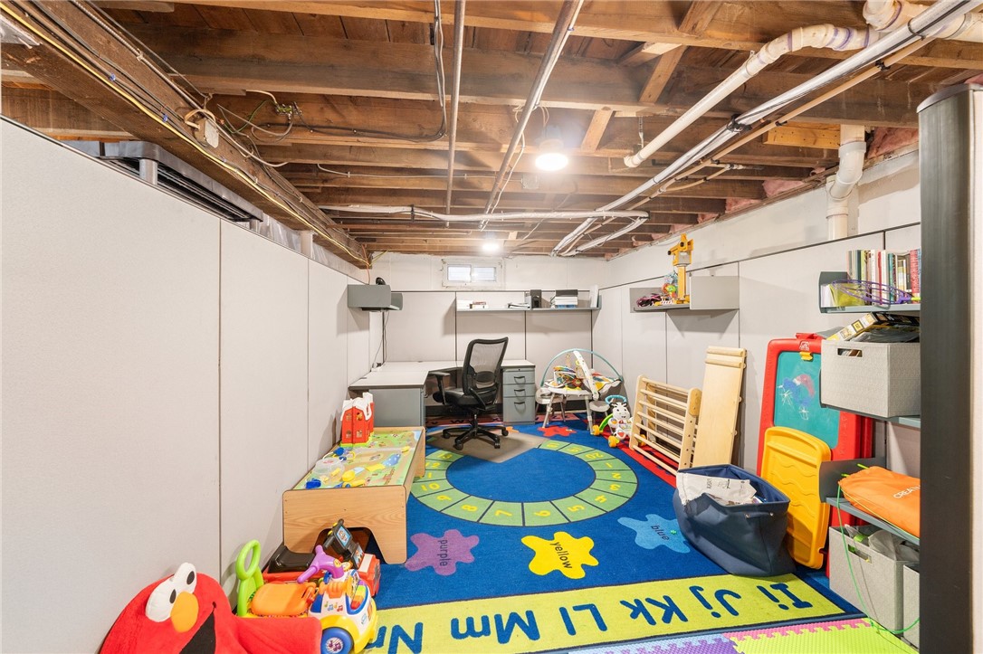 4 Harbourd Road Johnston, RI 02919 - Photo 25 of 39