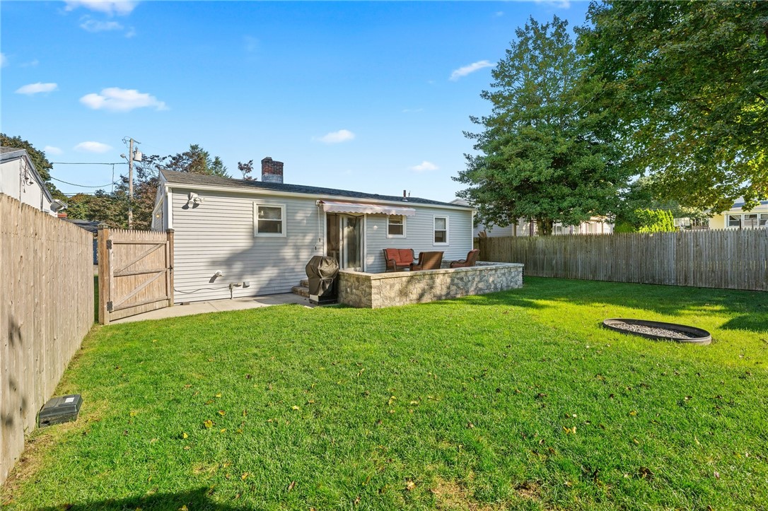 4 Harbourd Road Johnston, RI 02919 - Photo 33 of 39