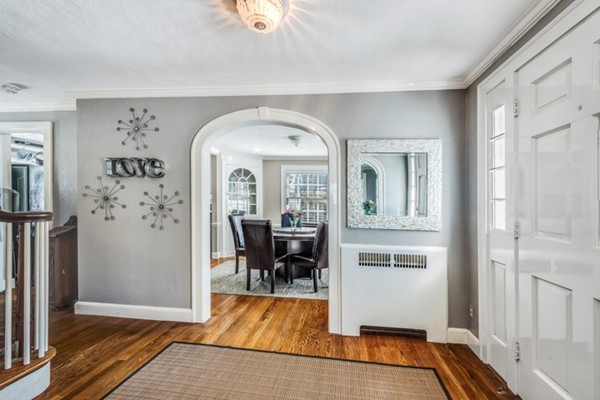 37 Pierrepont Road Winchester, MA 01890 - Photo 3 of 17