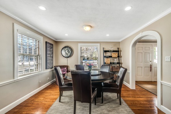 37 Pierrepont Road Winchester, MA 01890 - Photo 8 of 17