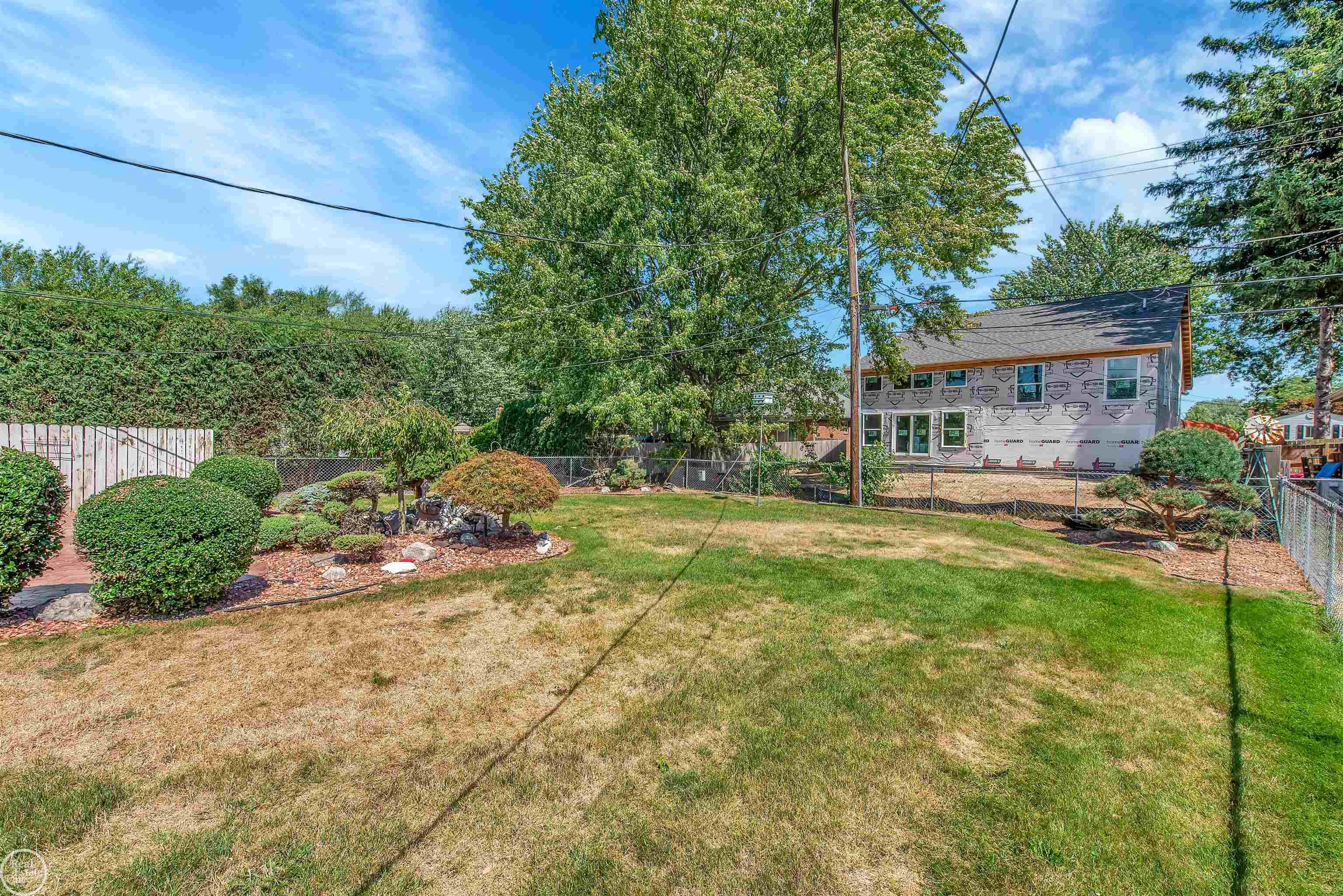 31316 Hayes Road Fraser, MI 48026 - Photo 8 of 31 50096934-7.JPG