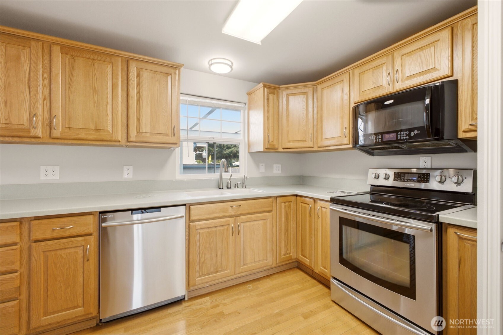 22426 3rd Place West Bothell, WA 98021 - Photo 6 of 39