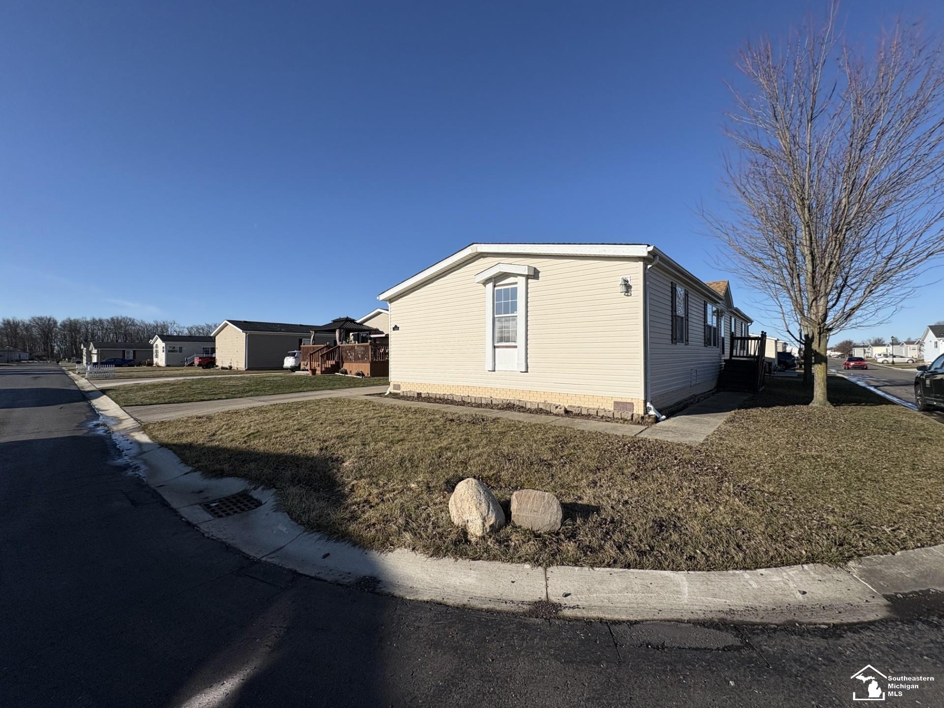 13565 Pear Street Carleton, MI 48117 - Photo 2 of 18